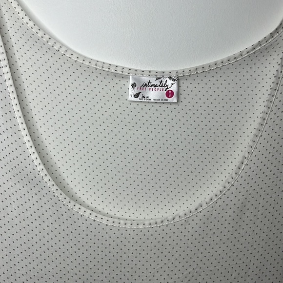 Free People Whit/Black dots Sleeveless Racerback Ruffle Sharkbite Lace top Sz M - Picture 4 of 9